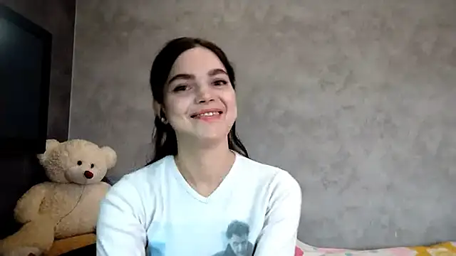 Snapshot of LillyWesthouse chatting on November 18, 9:14 am LillyWesthouse online show from November 18, 9:14 am