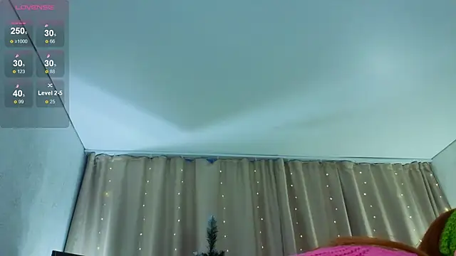 Snapshot of AdritVance chatting on December 20, 10:44 am AdritVance online show from December 20, 10:44 am