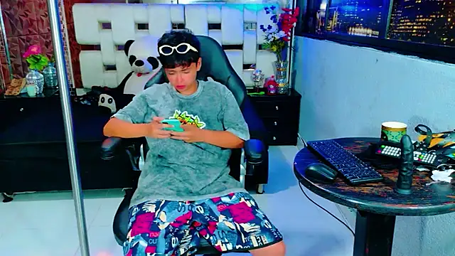 lunabustygirl online show from November 26, 9:21 am