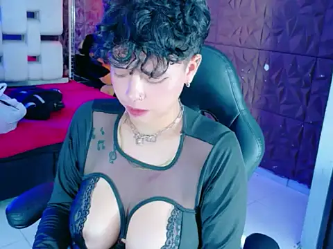 lunabustygirl online show from February 2, 5:11 pm