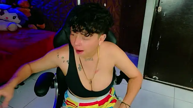 lunabustygirl online show from February 15, 4:14 pm