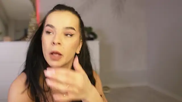 Miss Denisse online show from December 13, 8:47 pm