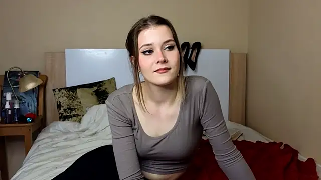 SusyGlines online show from December 14, 4:18 am