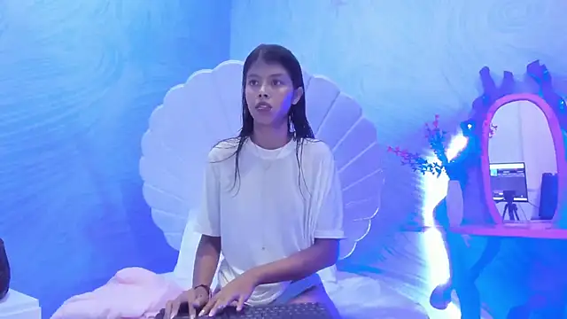 arietta skinny online show from November 24, 7:57 pm