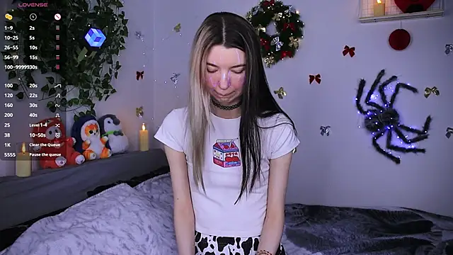 Emmie shy online show from December 20, 1:07 pm