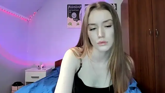 tinyglow online show from December 15, 7:29 pm