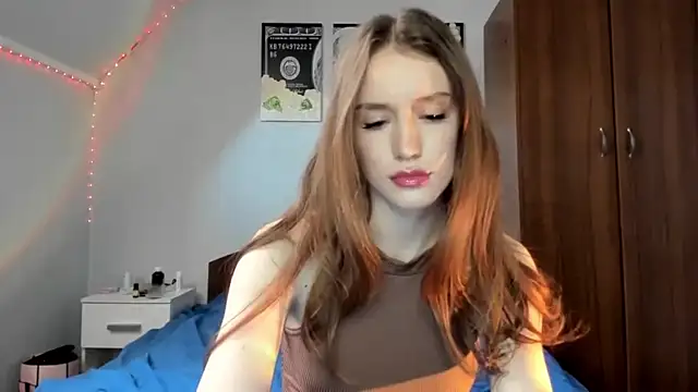 tinyglow online show from March 18, 8:12 pm