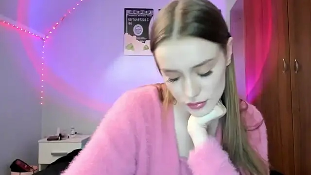 tinyglow online show from April 14, 9:43 pm