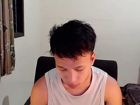 Snapshot of newgys chatting on February 18, 5:14 am newgys online show from February 18, 5:14 am