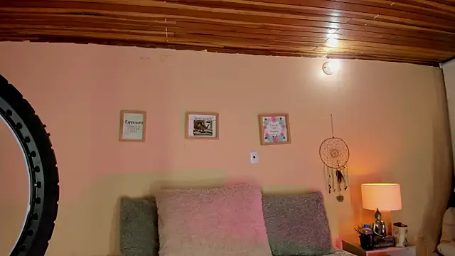 aghata jackson  online show from November 28, 1:25 pm