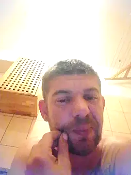 Snapshot of Motosz chatting on November 14, 8:51 pm Motosz online show from November 14, 8:51 pm