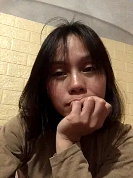 Trangbabylove online show from December 1, 12:21 pm