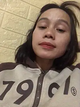 Trangbabylove online show from December 14, 2:44 pm