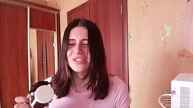 KristinaScott online show from April 15, 2:46 pm