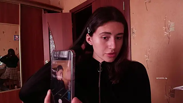 KristinaScott online show from April 29, 2:10 pm