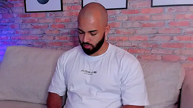 Chris Varden online show from April 11, 2:43 pm