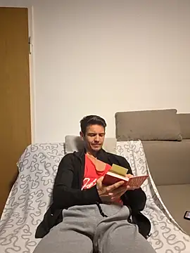Snapshot of Mystery_Mark chatting on April 26, 12:25 pm Mystery Mark online show from April 26, 12:25 pm