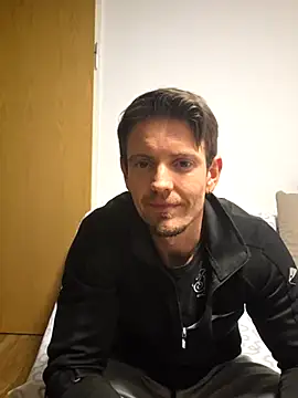 Snapshot of Mystery_Mark chatting on April 27, 6:17 pm Mystery Mark online show from April 27, 6:17 pm
