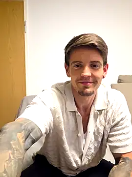 Snapshot of Mystery_Mark chatting on May 1, 8:02 pm Mystery Mark online show from May 1, 8:02 pm