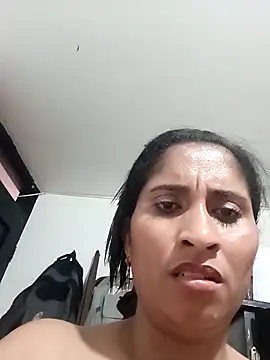 Snapshot of CarolinaNavas33 chatting on November 29, 2:09 pm CarolinaNavas33 online show from November 29, 2:09 pm