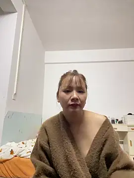 yiyi0316 online show from December 4, 2:26 pm