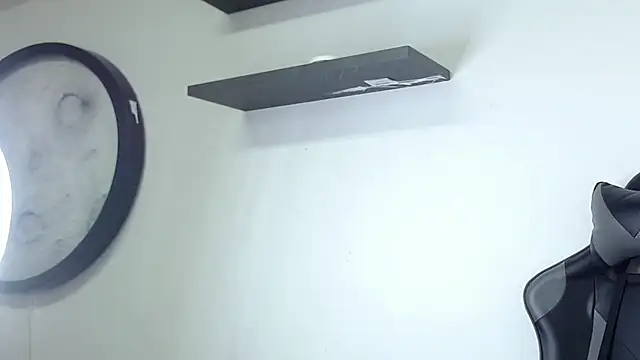 Nina-foxx online show from December 18, 7:53 pm