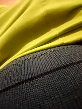 Snapshot of BuskedFester chatting on November 30, 5:22 am BuskedFester online show from November 30, 5:22 am