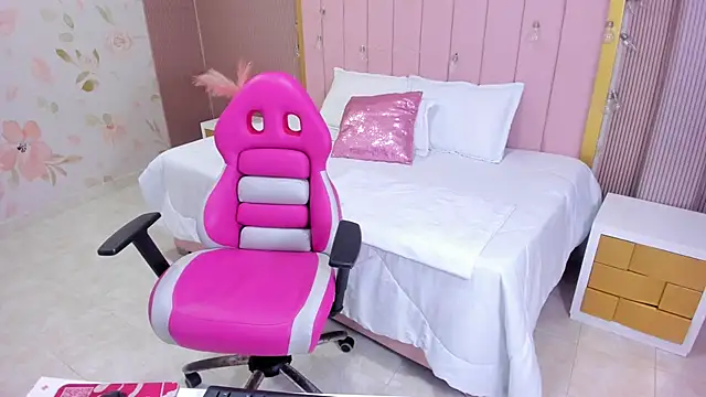 Kendall curves online show from November 24, 11:32 am