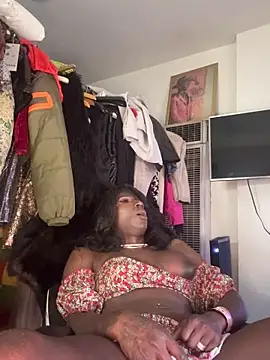 Motherbigbus online show from April 15, 5:20 pm