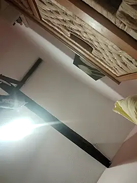 Snapshot of NaughtyClaudia_ chatting on December 16, 5:01 am NaughtyClaudia online show from December 16, 5:01 am