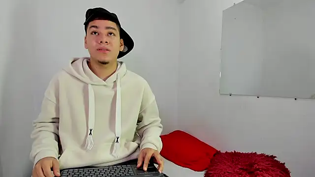 Lucastorrez01 online show from February 16, 6:20 am