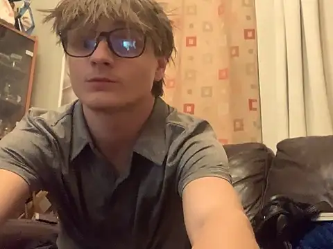 goodguybigD69 online show from April 14, 1:55 am