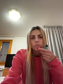 Snapshot of feliciafelon chatting on November 28, 9:06 pm feliciafelon online show from November 28, 9:06 pm