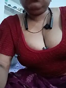 Snapshot of Menka_cut34 chatting on May 29, 7:17 am Menka cut34 online show from May 29, 7:17 am