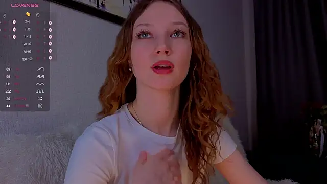 Snapshot of Alisavine chatting on April 18, 7:40 pm Alisavine online show from April 18, 7:40 pm