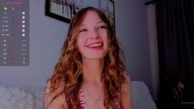 Snapshot of Alisavine chatting on May 18, 7:41 pm Alisavine online show from May 18, 7:41 pm