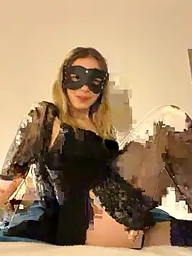 Snapshot of lunababy77 chatting on January 18, 8:23 pm lunababy77 online show from January 18, 8:23 pm