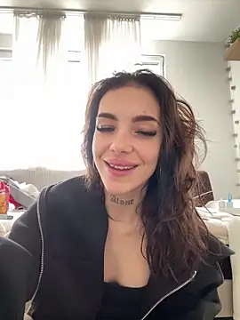 Snapshot of lunababy77 chatting on February 15, 1:41 pm lunababy77 online show from February 15, 1:41 pm