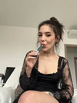 Snapshot of lunababy77 chatting on February 20, 2:50 pm lunababy77 online show from February 20, 2:50 pm