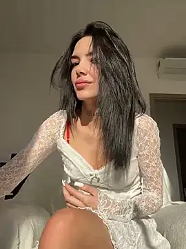 Snapshot of lunababy77 chatting on February 24, 2:04 pm lunababy77 online show from February 24, 2:04 pm