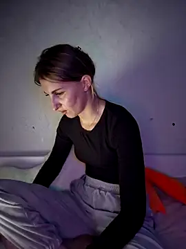 carolinakis  online show from February 21, 8:32 pm