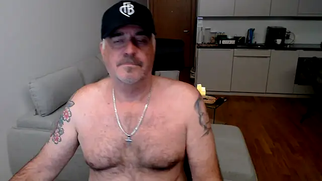 Buidapest online show from November 18, 9:19 pm