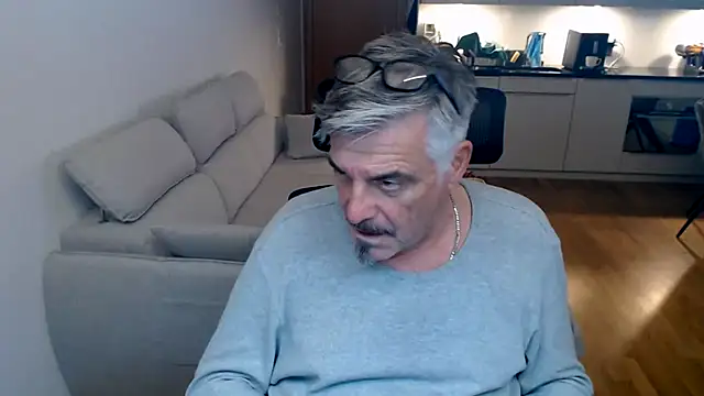 Buidapest online show from February 16, 4:08 am