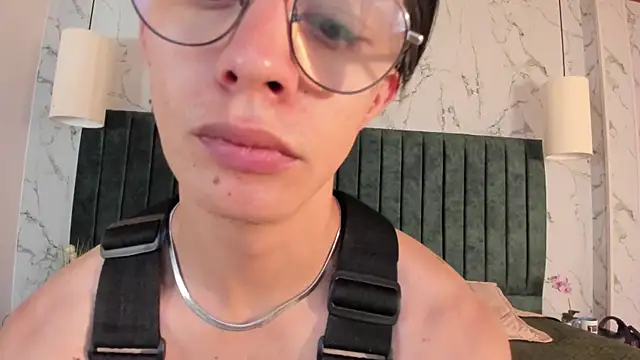 Brandon starkk online show from December 14, 11:59 am