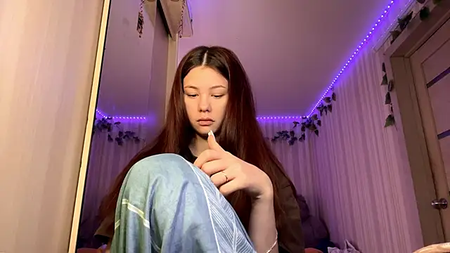 CutieSlim online show from December 19, 7:04 am