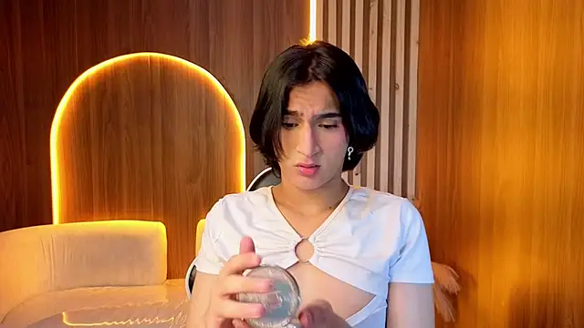 zoe tp online show from February 4, 8:03 pm