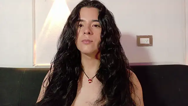 Snapshot of Angel-umbra chatting on April 19, 1:10 pm Angel-umbra online show from April 19, 1:10 pm