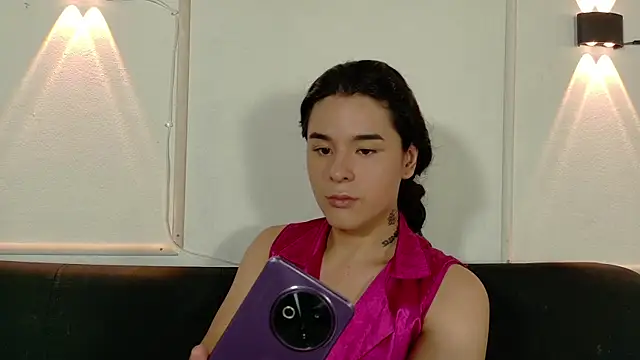 Snapshot of Angel-umbra chatting on May 21, 11:01 pm Angel-umbra online show from May 21, 11:01 pm