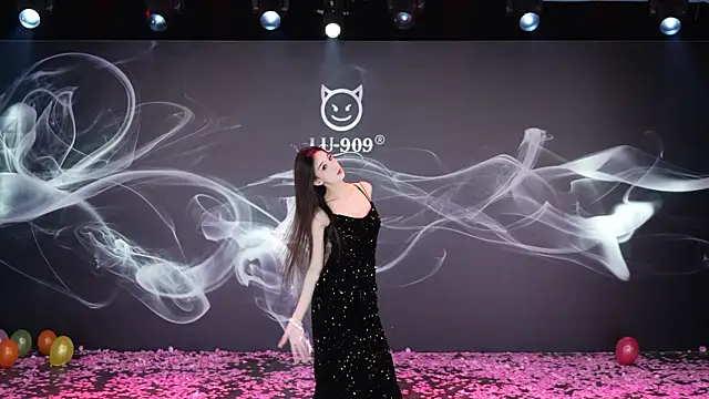 LU-909 online show from December 4, 8:12 am