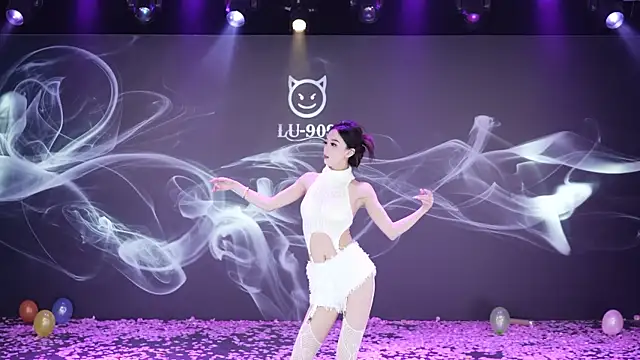 LU-909 online show from December 5, 8:12 am